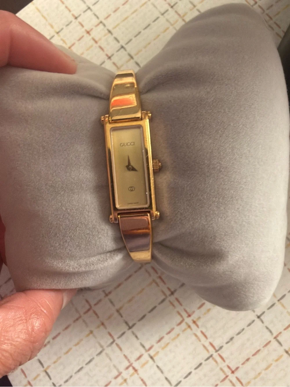 Gucci Gold-Tone Slim Bangle Bracelet Watch 1500L model
